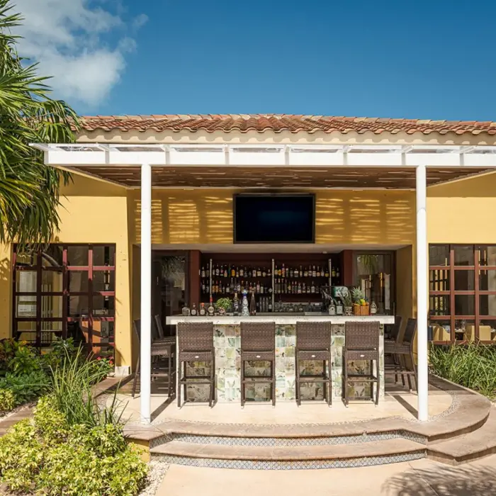 bar at villa del palmar cancun