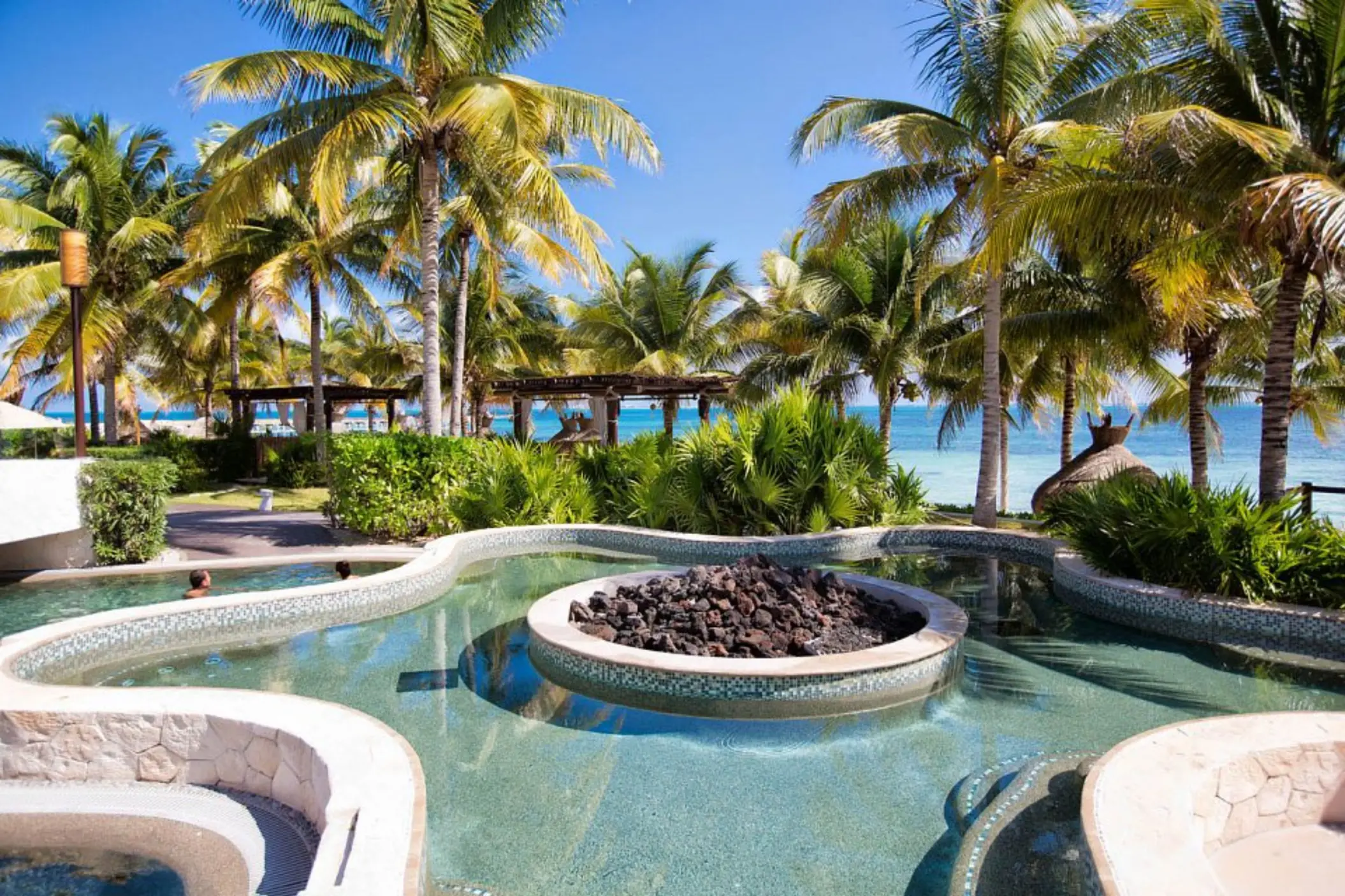 outdoor hot tub at villa del palmar cancun