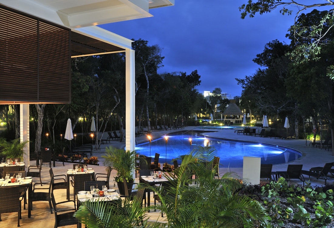 restaurant and pool area Bahia Principe Sian Ka’an
